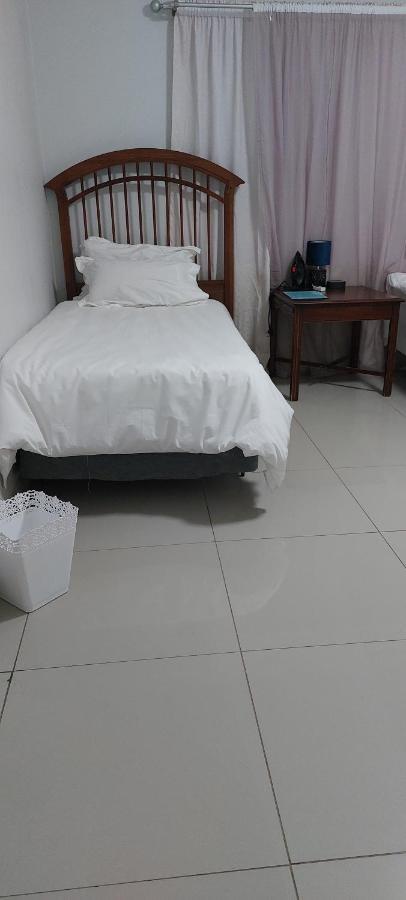 Special Inn Bed And Breakfast Windhoek Dış mekan fotoğraf